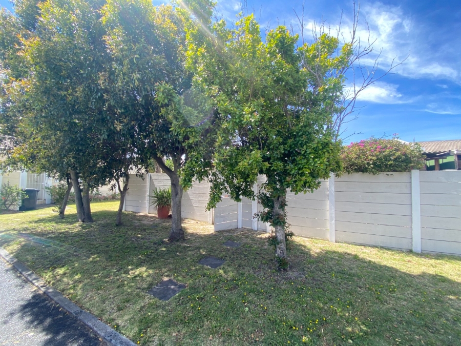 2 Bedroom Property for Sale in Table View Western Cape